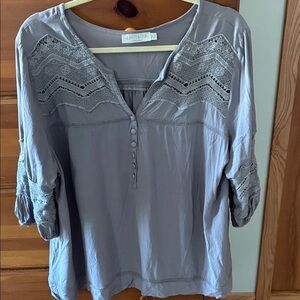 Solitaire Women's Gray Lace Accent Blouse 2x